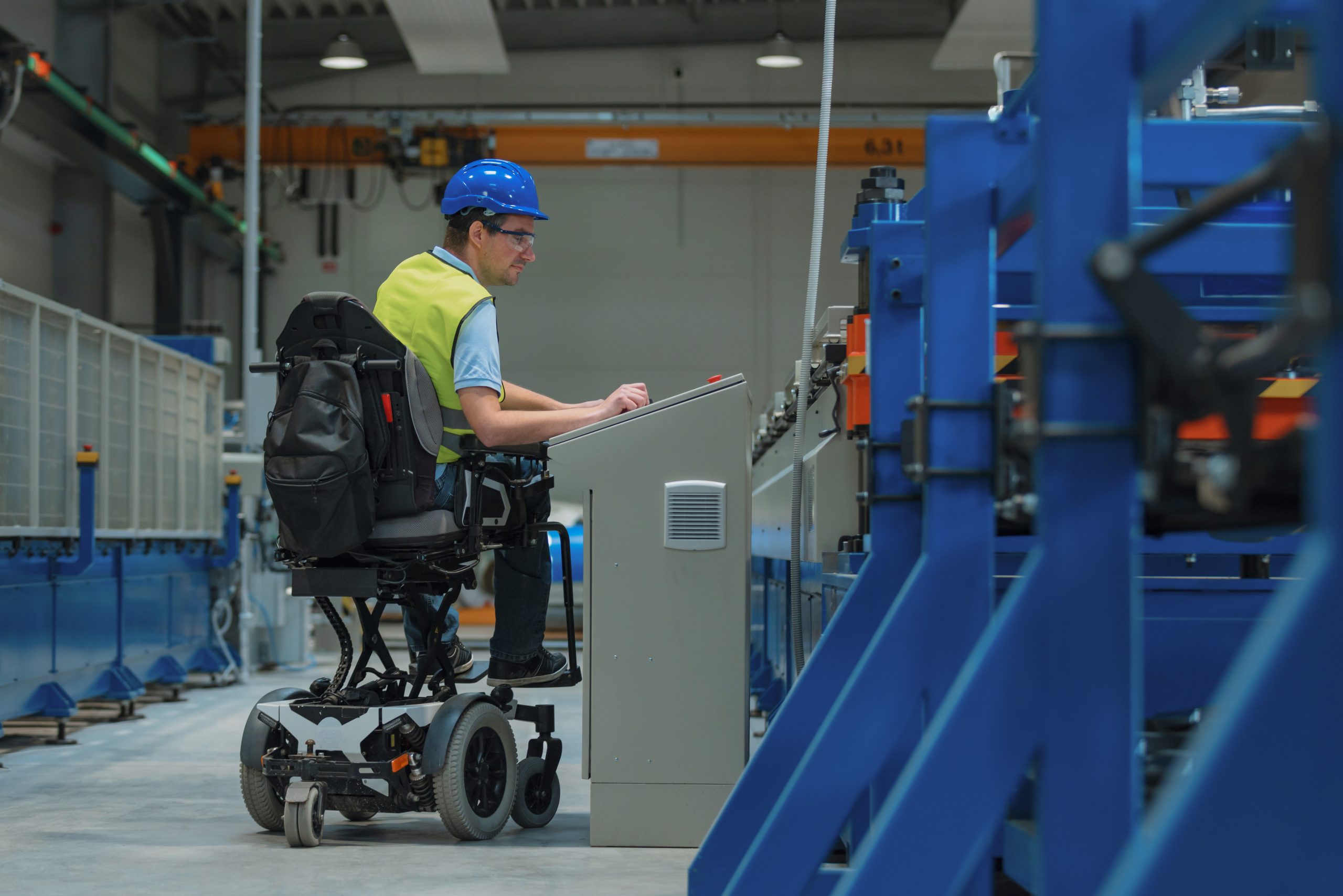 Maintien dans l'emploi : un conducteur de lignes en industrie en fauteuil